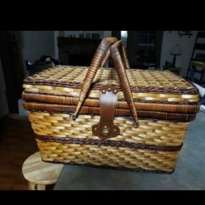 Picnic basket